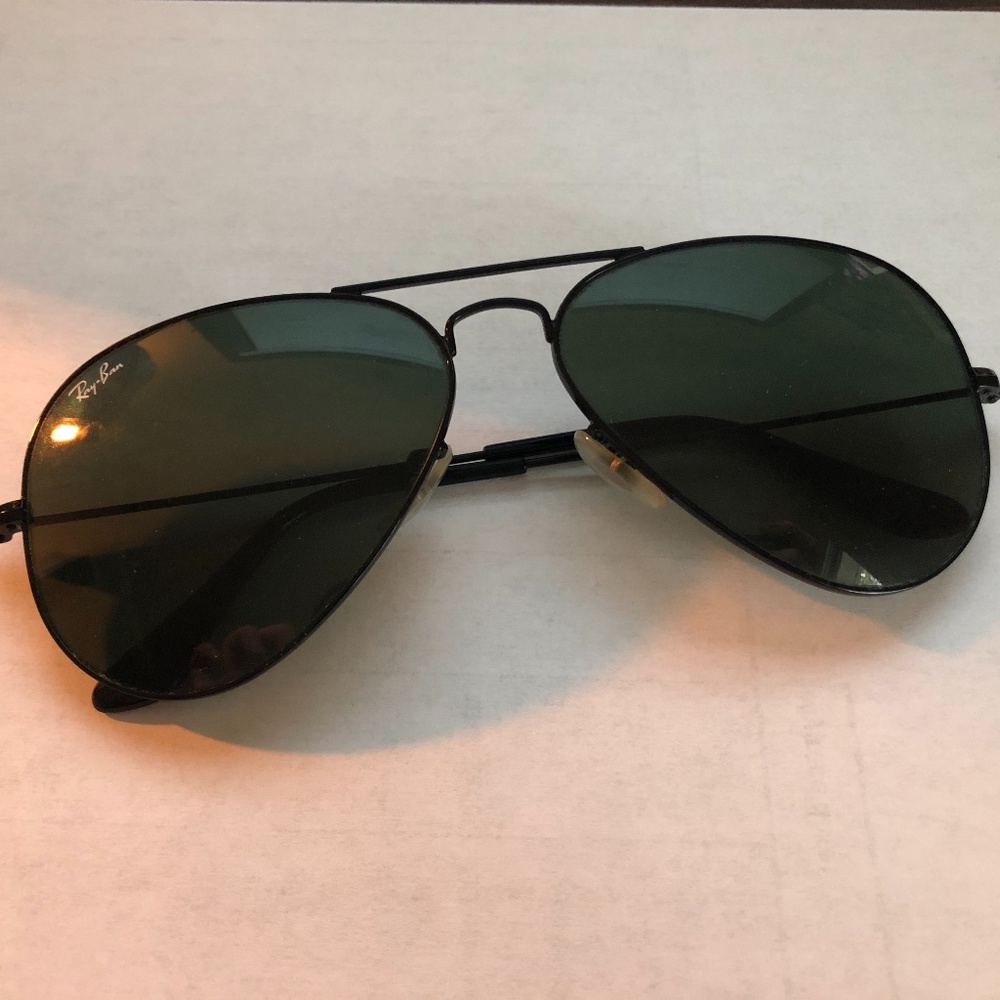 Men's Black Ray-Ban Aviators